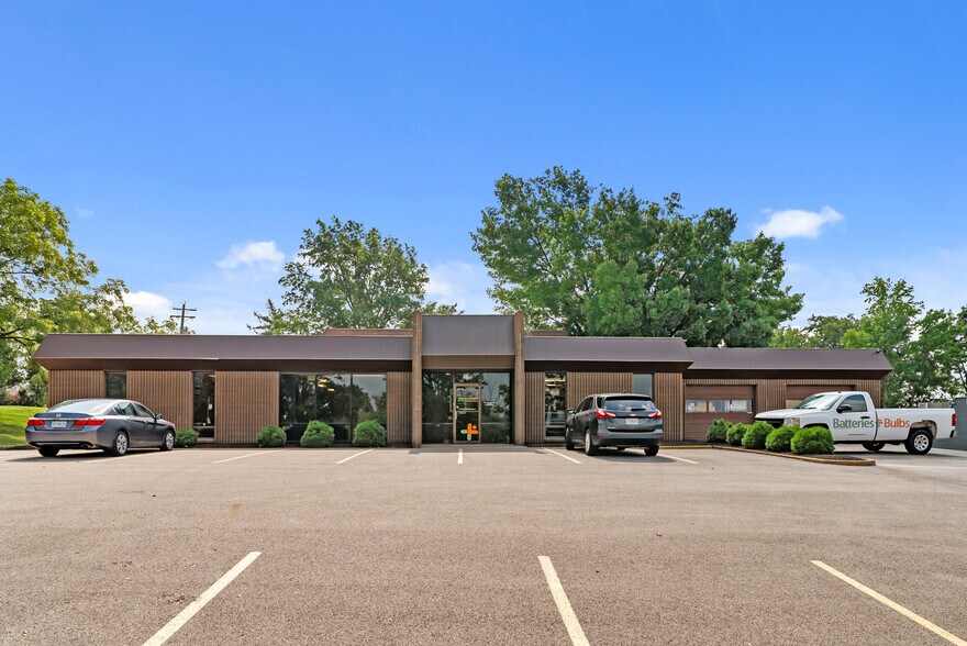 112-116 Holloway Rd, Ballwin, MO à vendre - Photo du bâtiment - Image 2 de 28