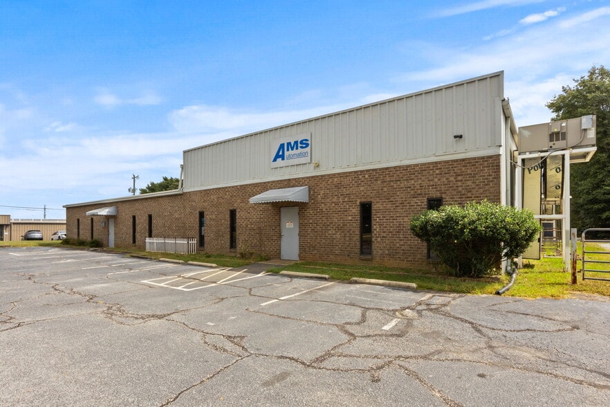 201 Greer Dr, Simpsonville, SC for sale - Building Photo - Image 2 of 17