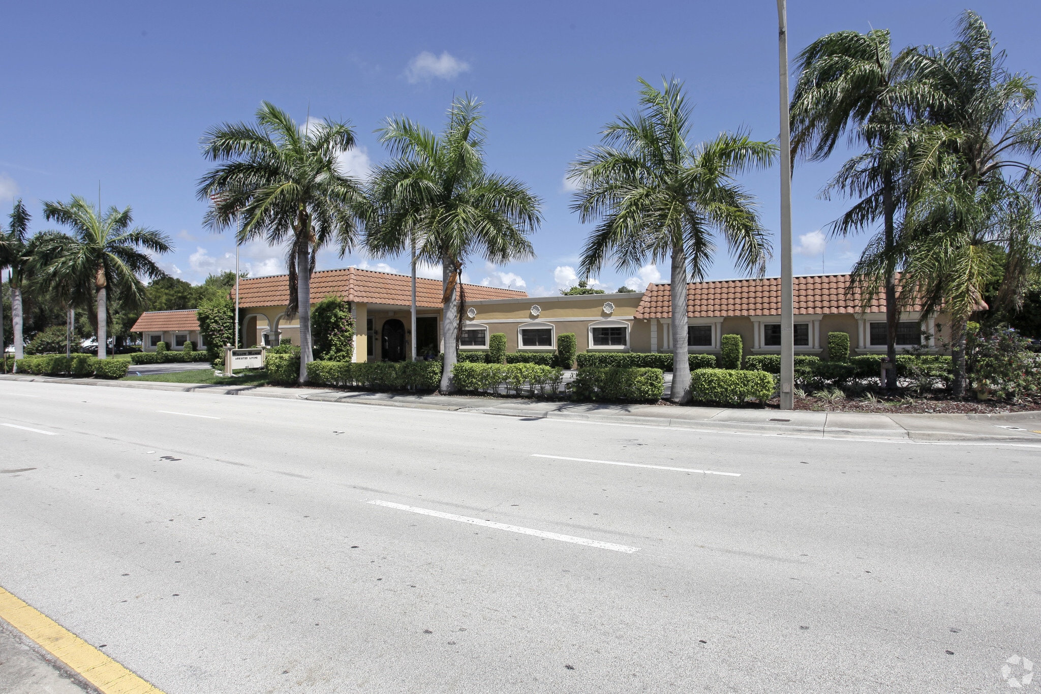 151 SW 1st St, Dania Beach, FL à louer Photo principale- Image 1 de 11
