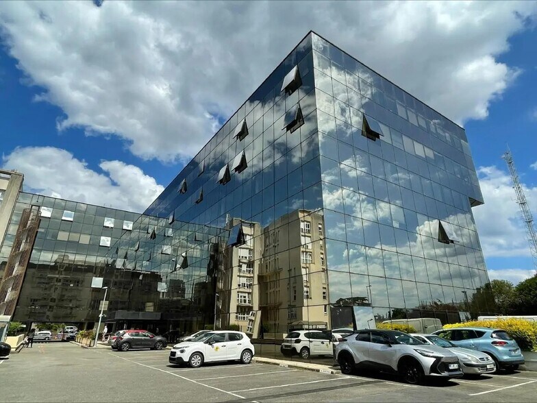 Bureau dans Cergy à louer - Photo du bâtiment - Image 3 de 36