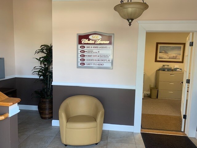 249 Clinton Ave, Toms River, NJ à louer - Photo intérieure - Image 3 de 5