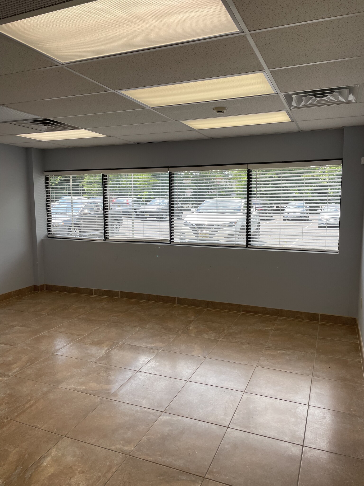 1806 State Route 35, Oakhurst, NJ for lease Interior Photo- Image 1 of 11