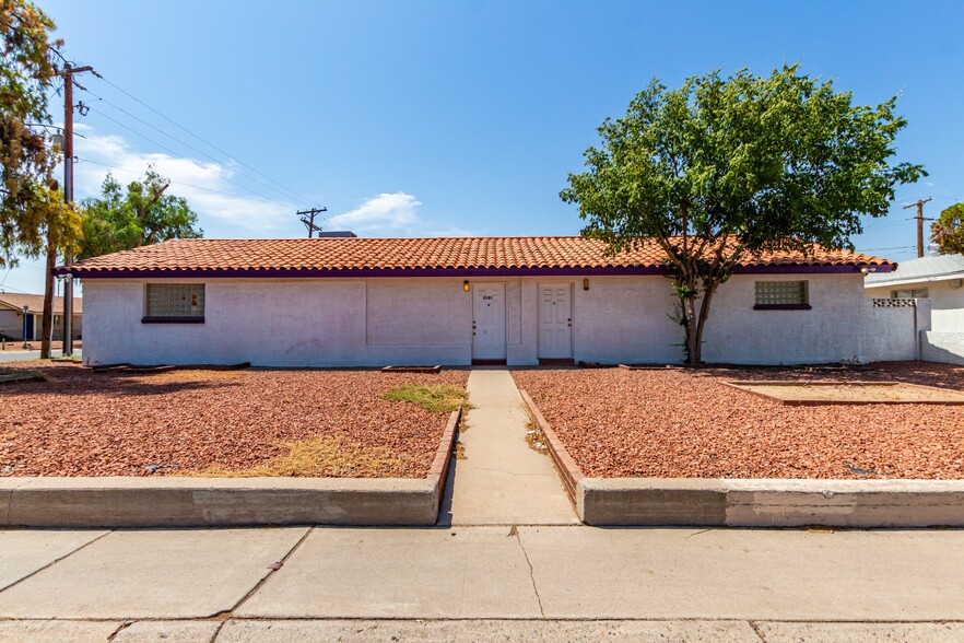 2101 W Bethany Home Rd, Phoenix, AZ for lease - Building Photo - Image 1 of 16