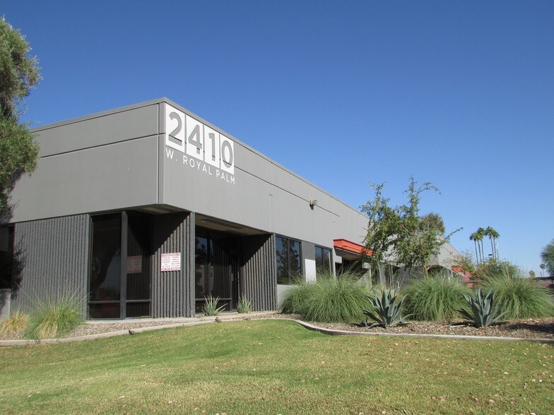 2410 W Royal Palm Rd, Phoenix, AZ à vendre - Photo du bâtiment - Image 2 de 84