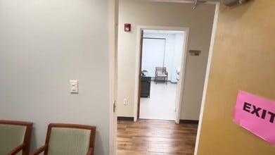 340 Maple St, Marlborough, MA à louer - Vidéo sur l’inscription commerciale