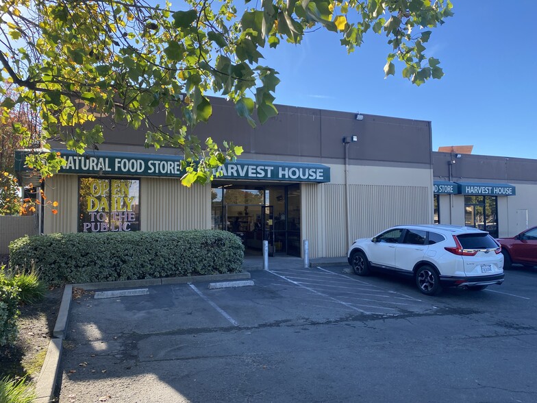 2395 Monument Blvd, Concord, CA for lease - Building Photo - Image 1 of 13