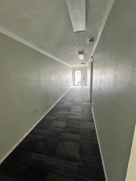 7218-7224 Congress St, New Port Richey, FL à louer - Photo du bâtiment - Image 3 de 7