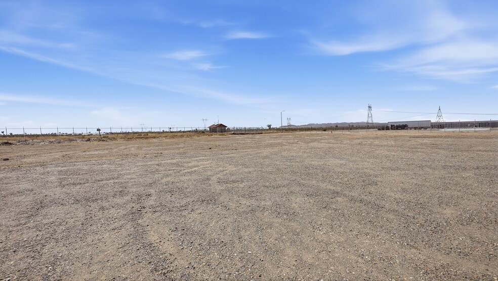 9253 Cassia Rd, Adelanto, CA for lease - Building Photo - Image 3 of 14