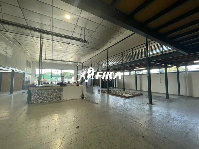 Flex dans Portet-sur-Garonne à louer - Photo du bâtiment - Image 3 de 19