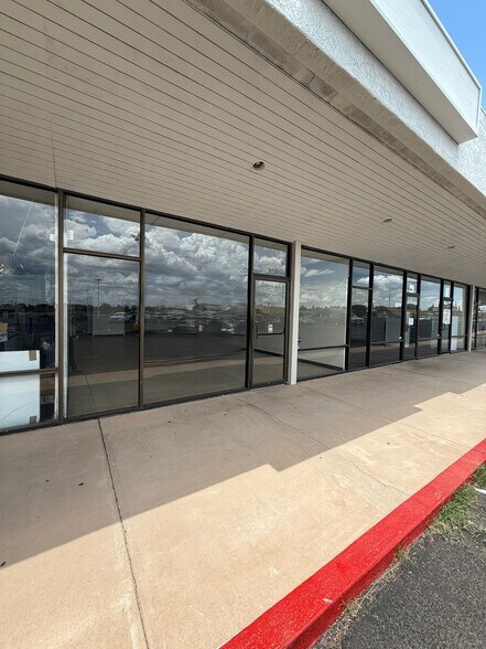 1340-1360 N San Antonio Ave, Douglas, AZ à louer - Photo du bâtiment - Image 3 de 13