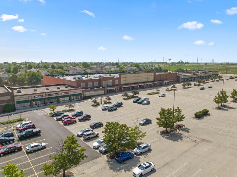 401-445 N Weber Rd, Romeoville, IL à louer - Photo du bâtiment - Image 1 de 9