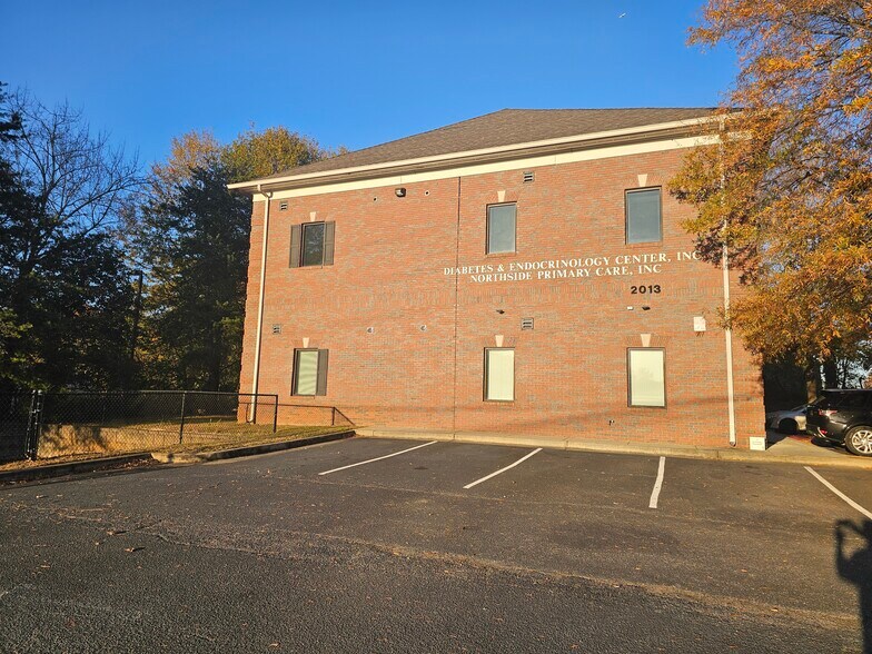 2013 Lawrenceville Suwanee Rd, Lawrenceville, GA à louer - Photo du bâtiment - Image 3 de 7