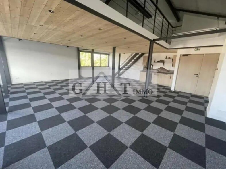 Office in Wissous for lease - Interior Photo - Image 3 of 5