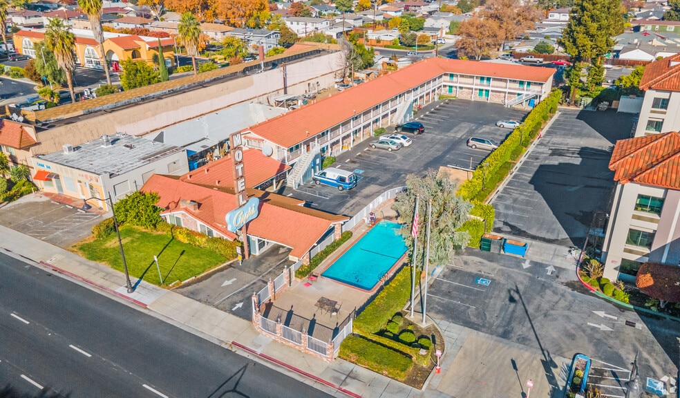 2465 El Camino Real, Santa Clara, CA for sale - Building Photo - Image 2 of 26