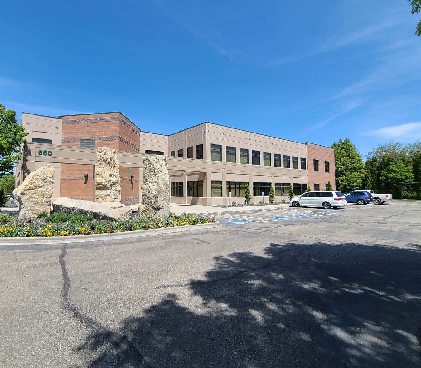 660 E Franklin Rd, Meridian, ID for lease Primary Photo- Image 1 of 7