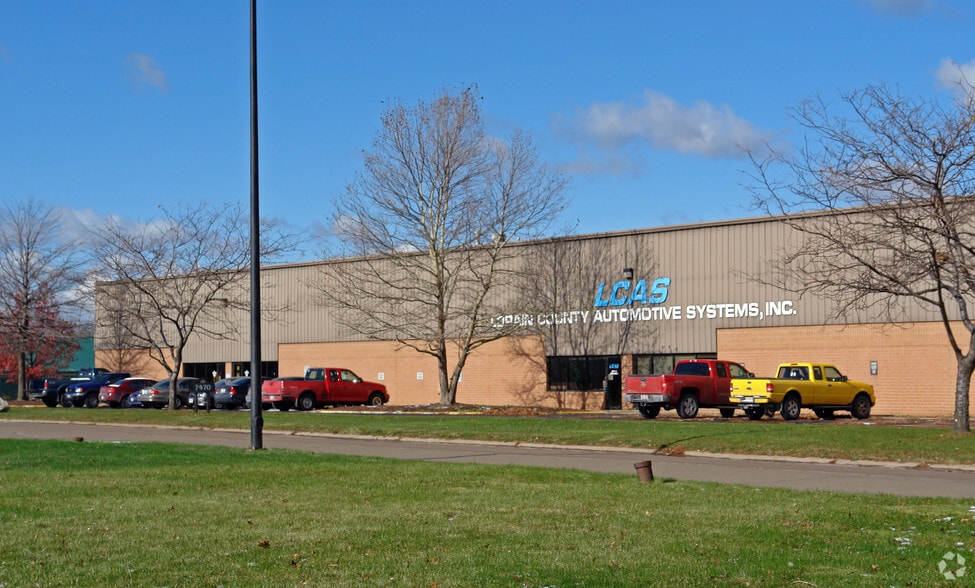 7470 Industrial Parkway Dr, Lorain, OH for lease - Building Photo - Image 3 of 12