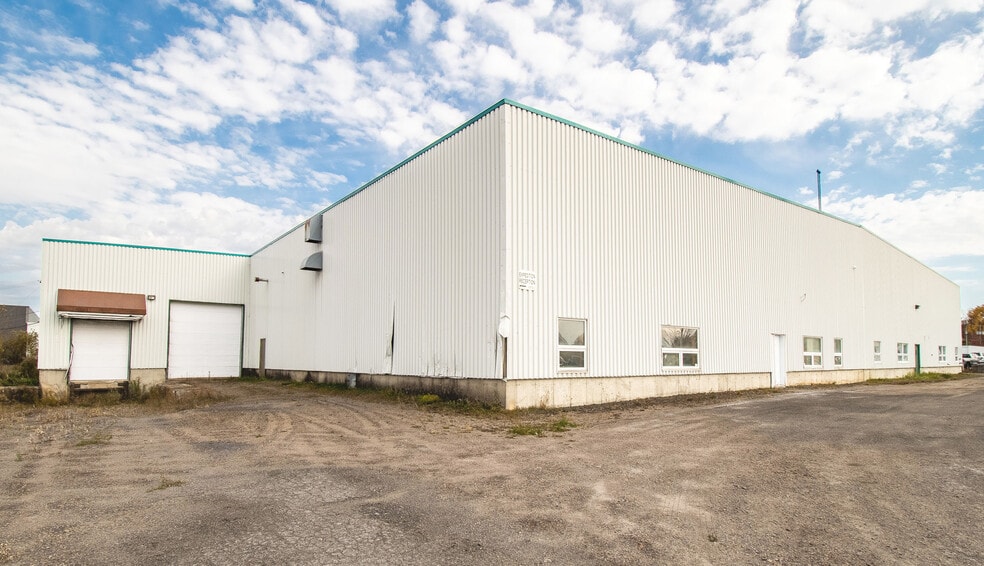 121 Rue De Naples, Saint-Augustin-de-Desmaures, QC for lease - Building Photo - Image 2 of 6