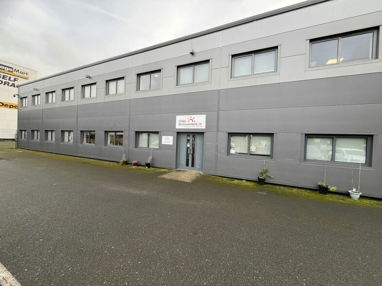 Units A & C Knaves Beech Way, Loudwater Way, High Wycombe à louer - Photo du bâtiment - Image 1 de 26