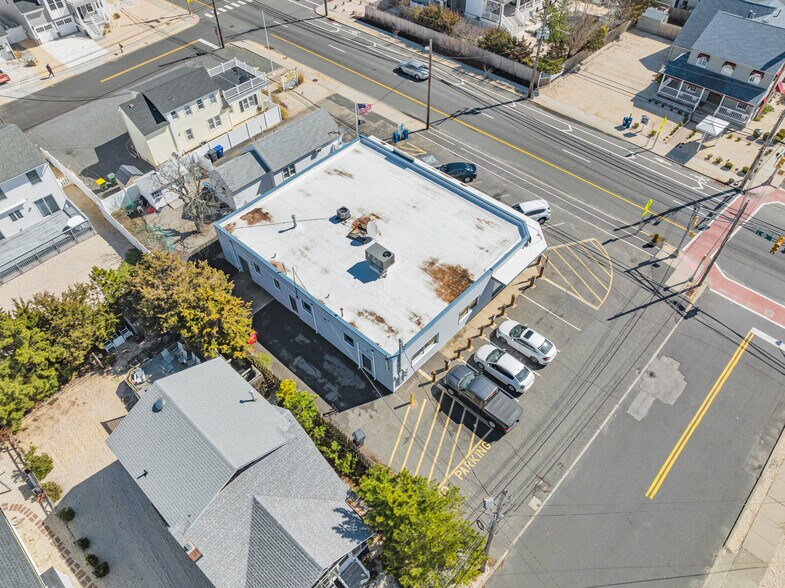 551 NJ Ave, Mantoloking, NJ à vendre - Photo du bâtiment - Image 2 de 18
