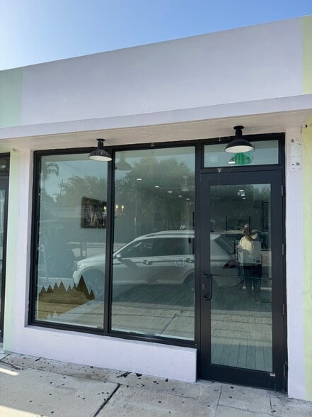 811-817 Belvedere Rd, West Palm Beach, FL for lease - Building Photo - Image 3 of 3