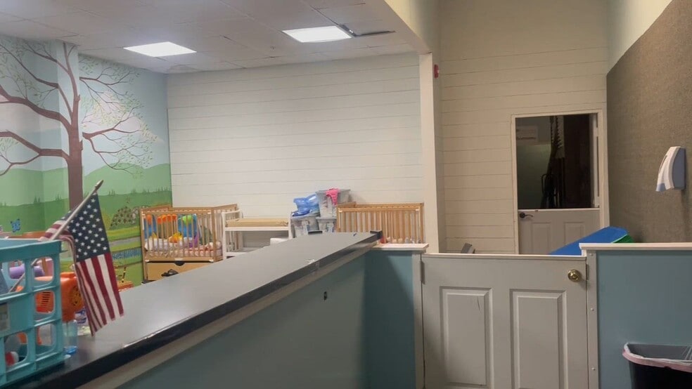 2 BUILDINGS ON 3.98 ACRES I-24 FRONTAGE portfolio of 2 properties for sale on LoopNet.ca - Commercial Listing Video - Image 2 of 22