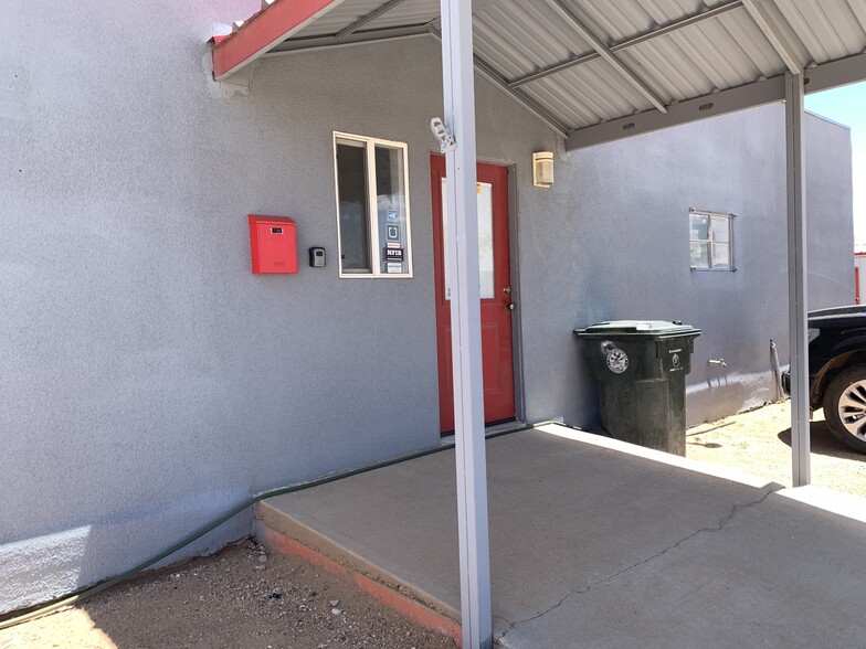 3890 Sunshine Dr, Kingman, AZ for lease - Primary Photo - Image 1 of 3