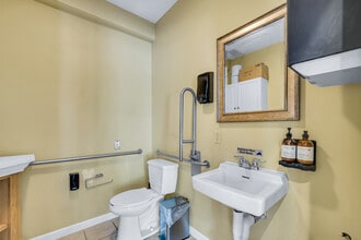 93 Elm St, Old Saybrook, CT à vendre Photo intérieure- Image 2 de 11