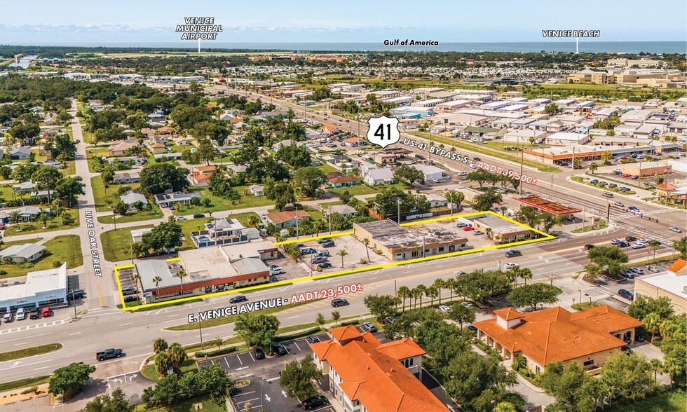 712 E. Venice Avenue, Venice, FL à vendre - Aérien - Image 1 de 8