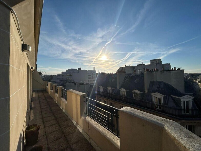 68 Rue D'Hauteville, Paris for lease - Building Photo - Image 2 of 12