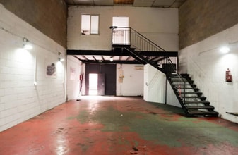 Industrial in Gines, Sevilla for lease Interior Photo- Image 1 of 8