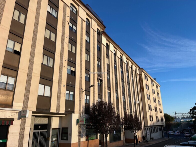 Retail in Ávila, Ávila for lease - Building Photo - Image 1 of 1