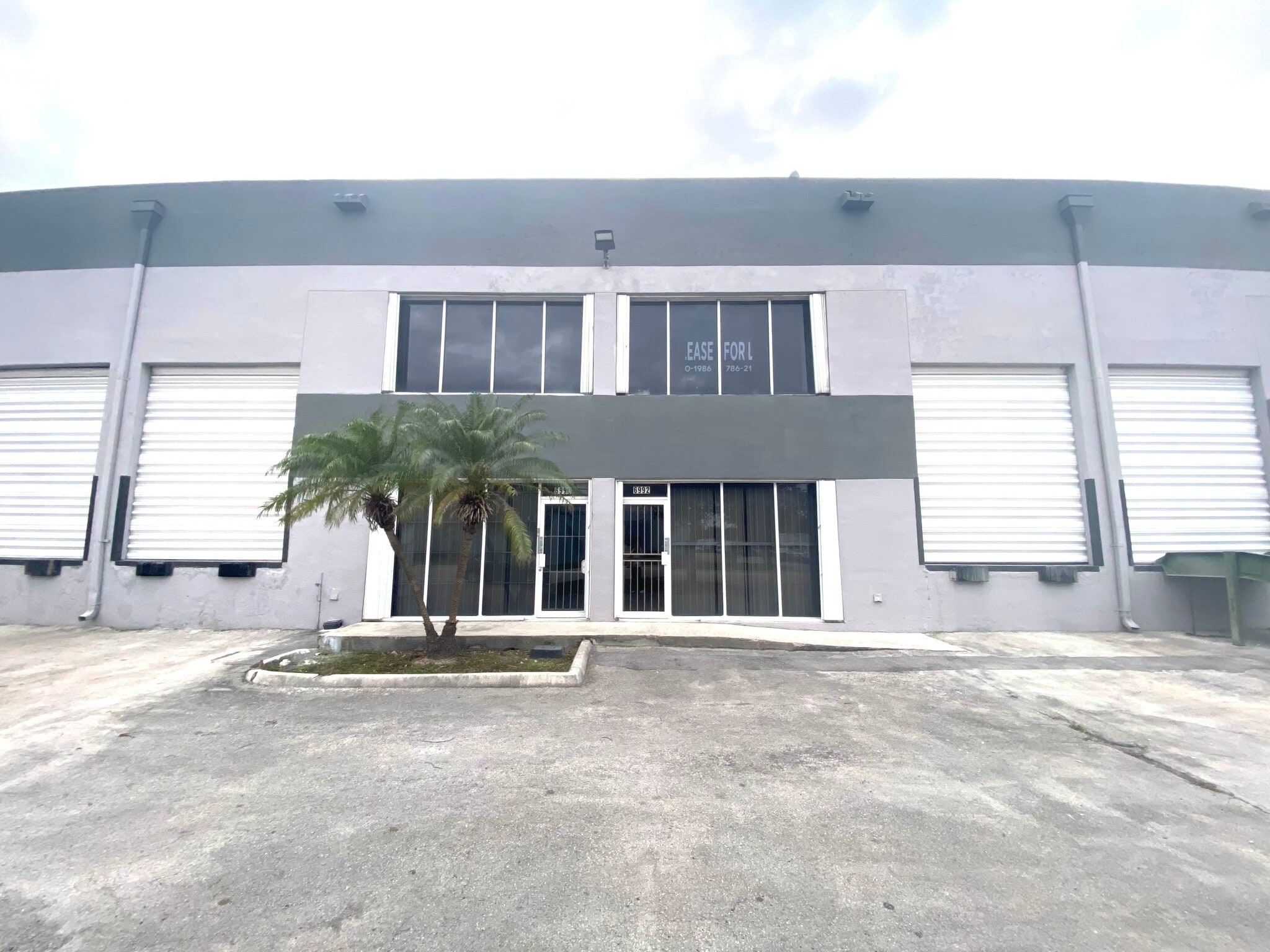 6992-6994 NW 82nd Ave, Miami, FL for lease Building Photo- Image 1 of 9