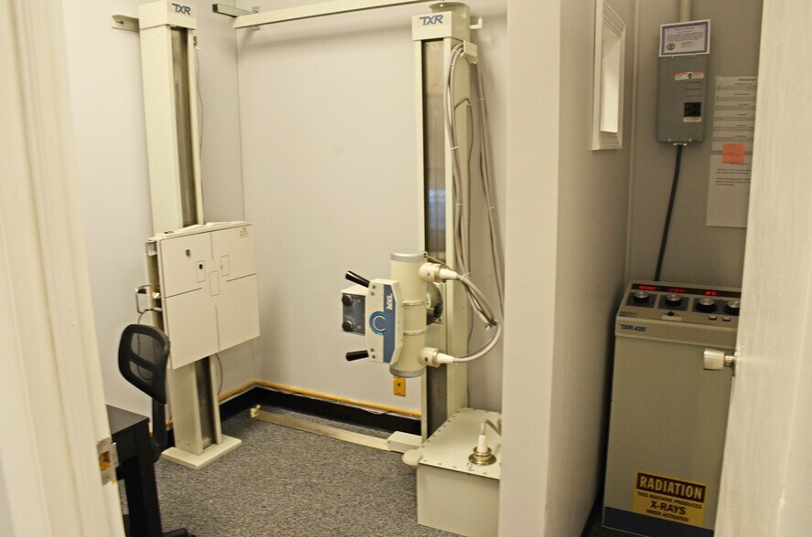 910-946 N Green Bay Rd, Waukegan, IL à louer - Photo du bâtiment - Image 3 de 11