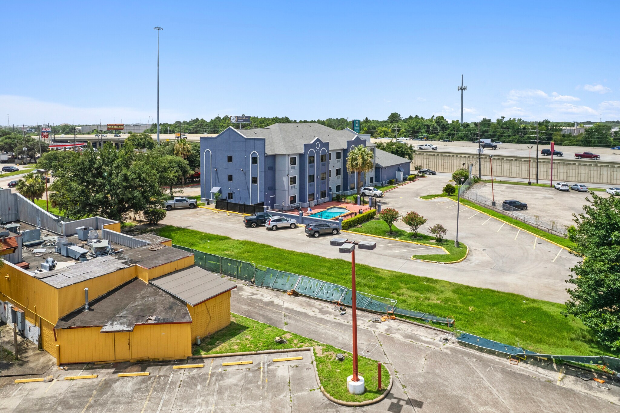 17550 Northwest Fwy, Houston, TX à vendre Photo du bâtiment- Image 1 de 72