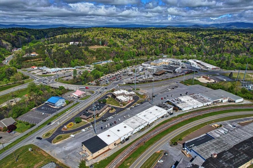 200 Industrial Blvd, Ellijay, GA for sale - Building Photo - Image 3 of 10