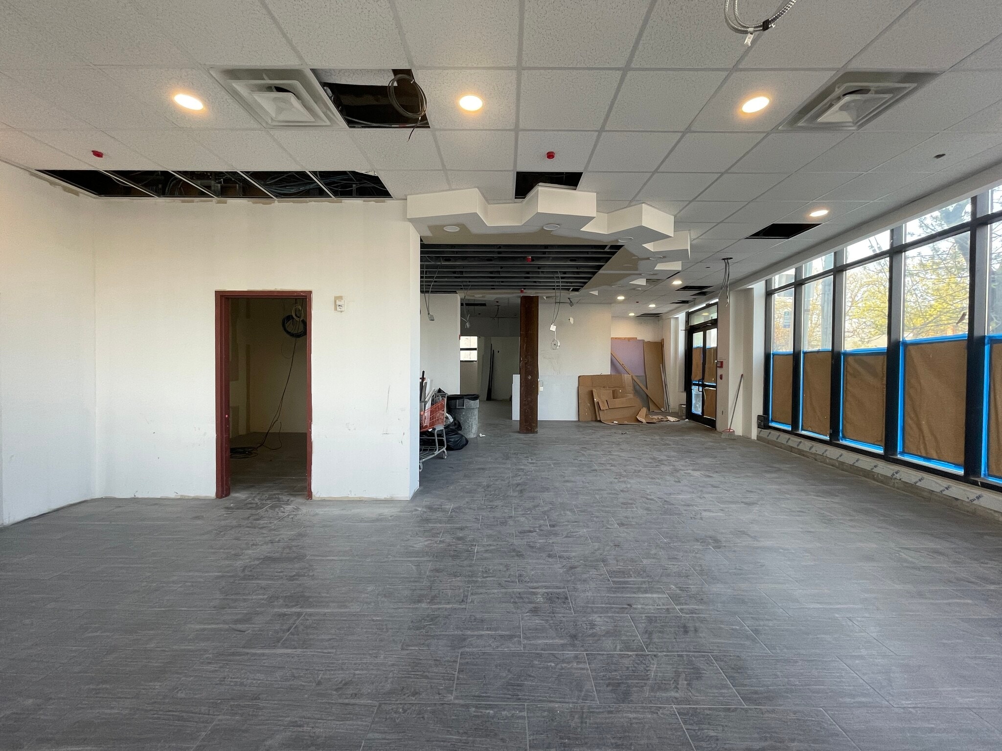251-73 Jericho Tpke, Bellerose, NY for lease Interior Photo- Image 1 of 4
