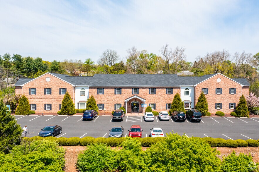 5 Hearthstone Ct, Reading, PA à louer - Photo du bâtiment - Image 2 de 7