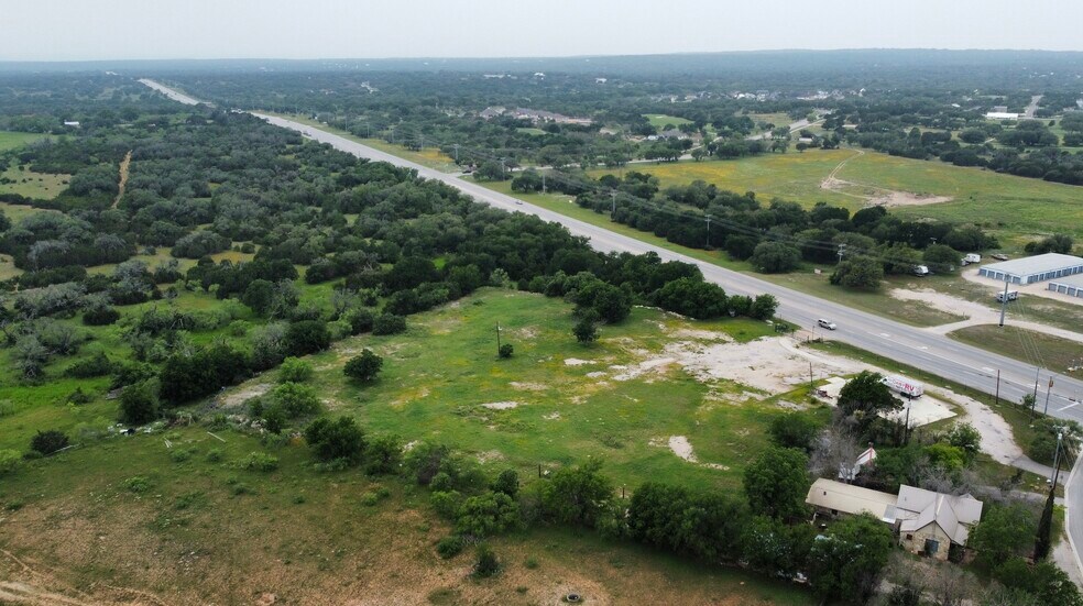 3401 S Water St, Burnet, TX à vendre - Photo du bâtiment - Image 2 de 10