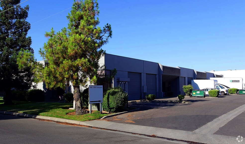 1982-1994 Enterprise Blvd, West Sacramento, CA for lease - Building Photo - Image 1 of 2