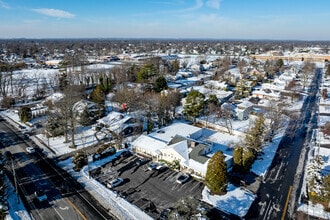 631 Montauk Hwy, West Islip, NY - Aerial map view