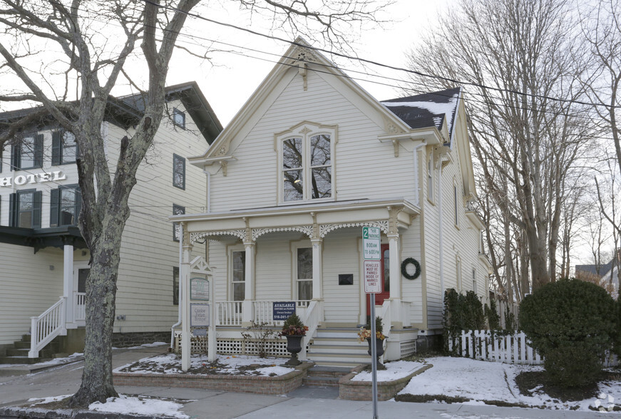 449 Main St, Greenport, NY for sale - Primary Photo - Image 1 of 1