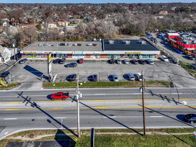 6132-6156 Colerain Ave, Cincinnati, OH for lease - Building Photo - Image 1 of 10