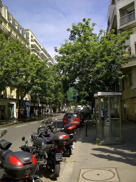 Retail in Paris for sale - Building Photo - Image 1 of 4