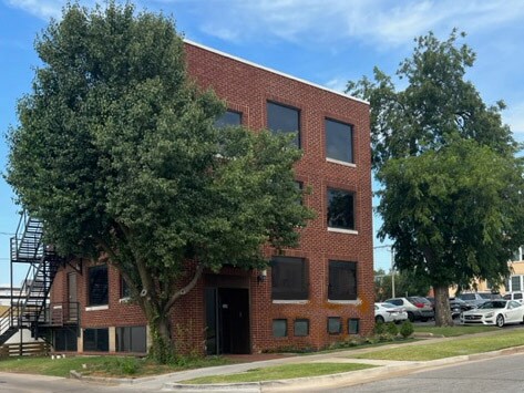 309 NW 9th St, Oklahoma City, OK à louer - Photo du bâtiment - Image 2 de 2