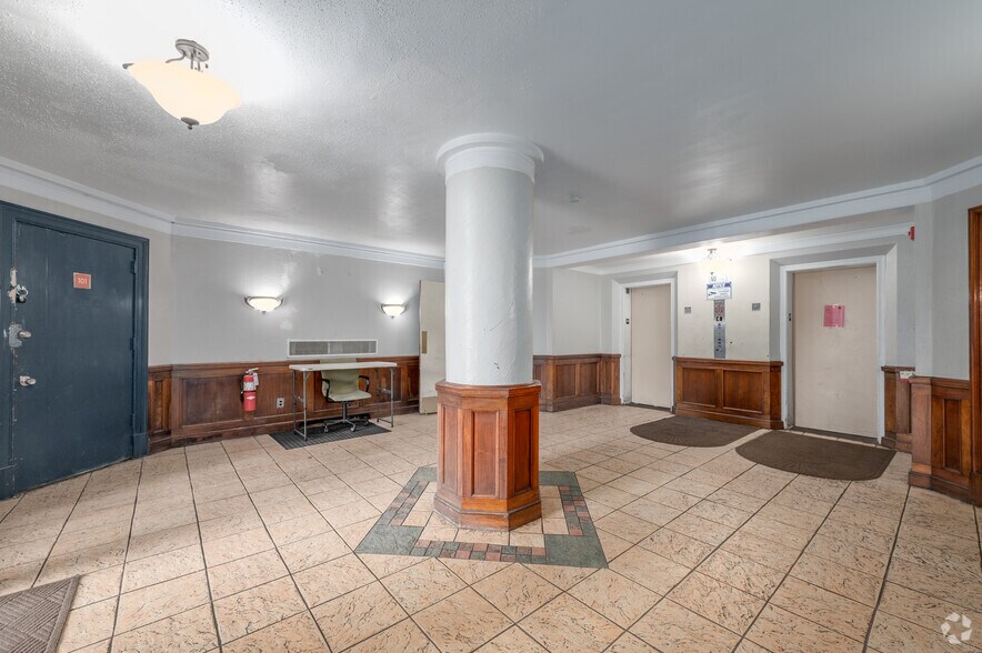 12700 Shaker Blvd, Cleveland, OH à vendre - Photo du bâtiment - Image 3 de 30