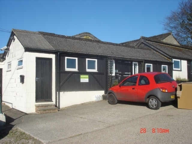 Cottington Hl, Tadley for lease - Building Photo - Image 1 of 1