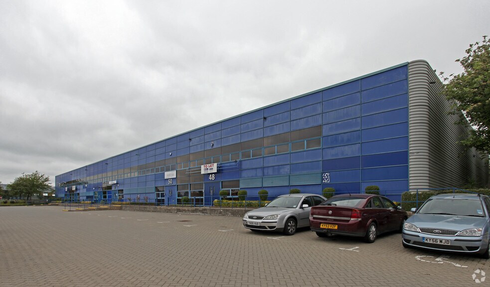 48-58 Tanners Dr, Milton Keynes à louer - Photo du bâtiment - Image 2 de 3