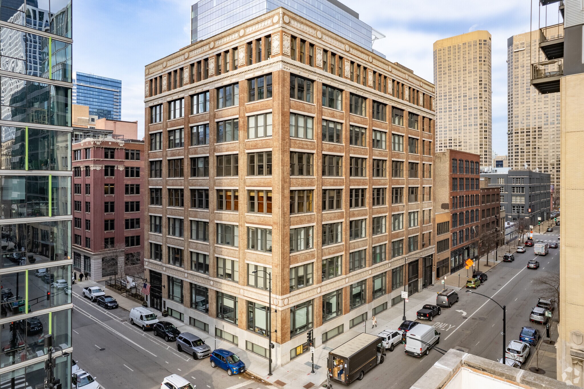 600 W Jackson Blvd, Chicago, IL à louer Photo du bâtiment- Image 1 de 7