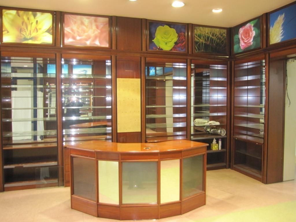 Retail in Ourense, Orense for lease Interior Photo- Image 1 of 8