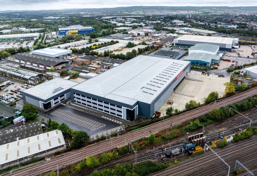 M140 Third Av, Milton Keynes à vendre - Photo du bâtiment - Image 2 de 7
